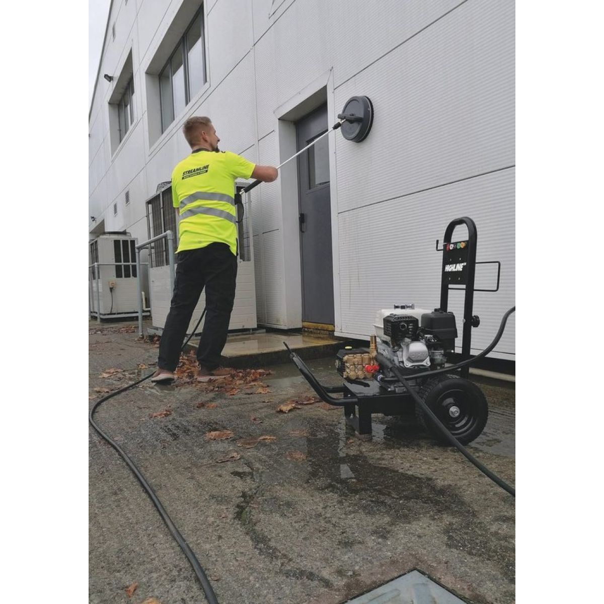 12 inch (300 mm) flat surface cleaner with 1/4 Quick Release male connection